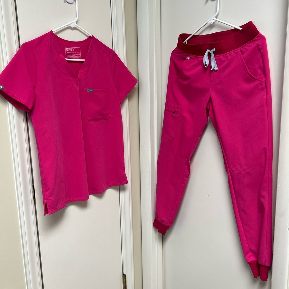 Figs Catarina Scrub Top & Zamora Jogger Pant XS